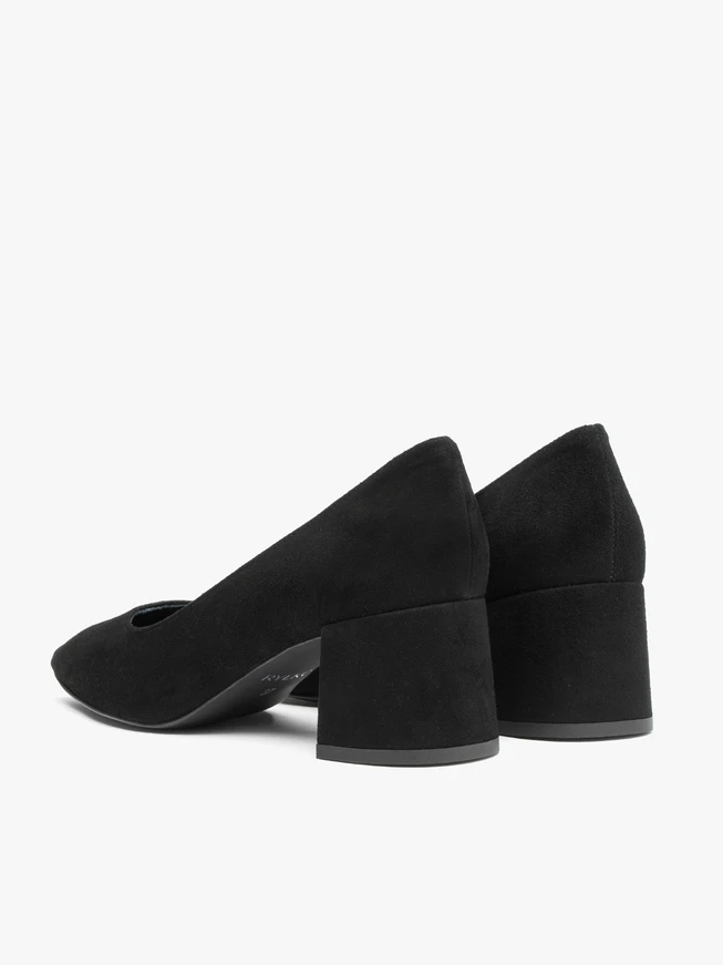 Schwarze Veloursleder-Keilpumps