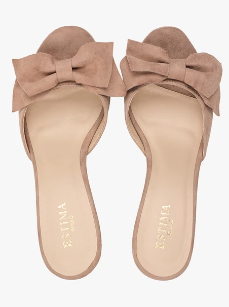 Beigefarbene hochhackige Flip-Flops mit Schleife