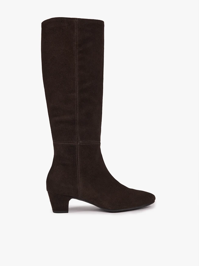 Braune Stiefel mit Absatz