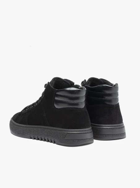 Schwarze Sportschuhe