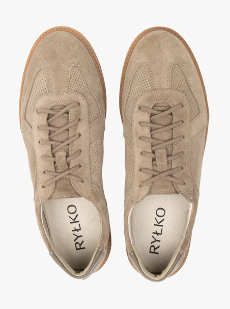 Beige halbe Sportschuhe mit Perforationen