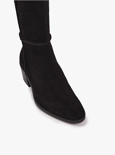 Schwarze, höhere Stiefeletten mit Absatz