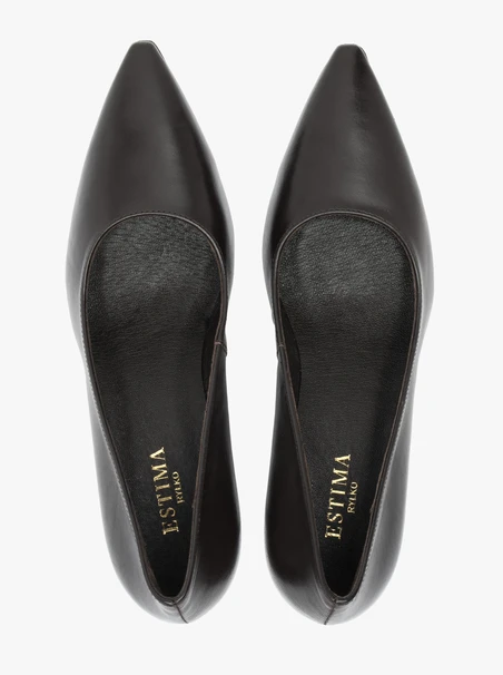 Dunkelbraune Pumps aus genarbtem Leder