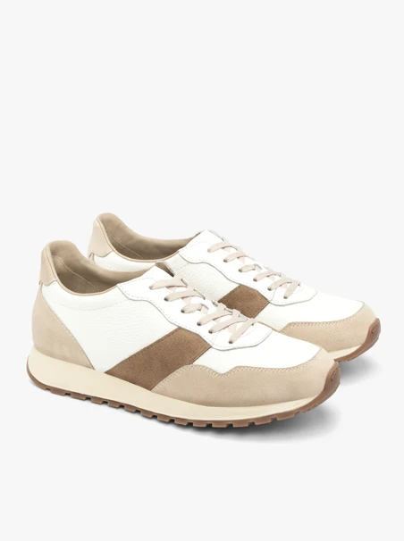 Cremebraune Schnürhalbschuhe