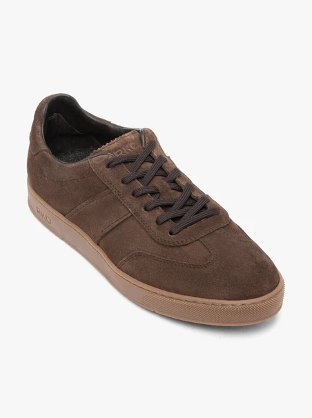 Dunkelbraune Sporthalbschuhe