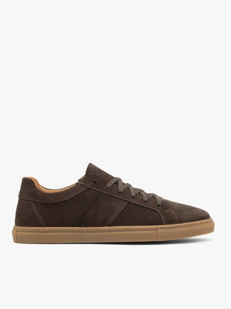 Dunkelbraune Sporthalbschuhe