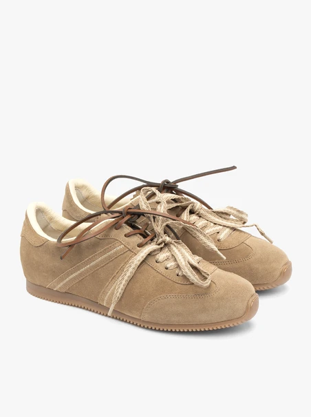 Dunkelbeige Sporthalbschuhe