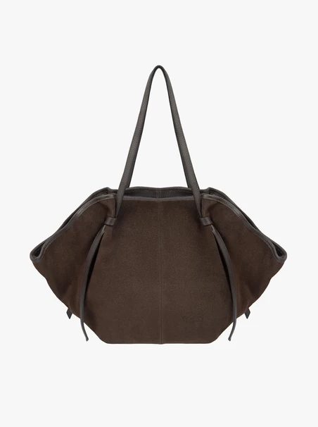 Dunkelbraune Handtasche in einer einzigartigen Form