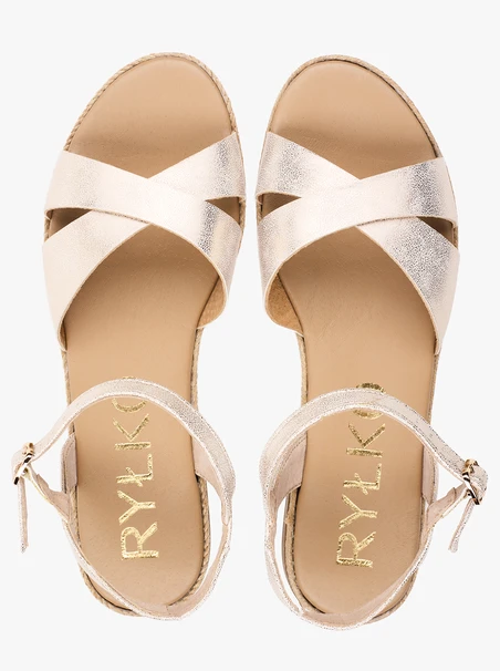Flache Sandalen aus Platin
