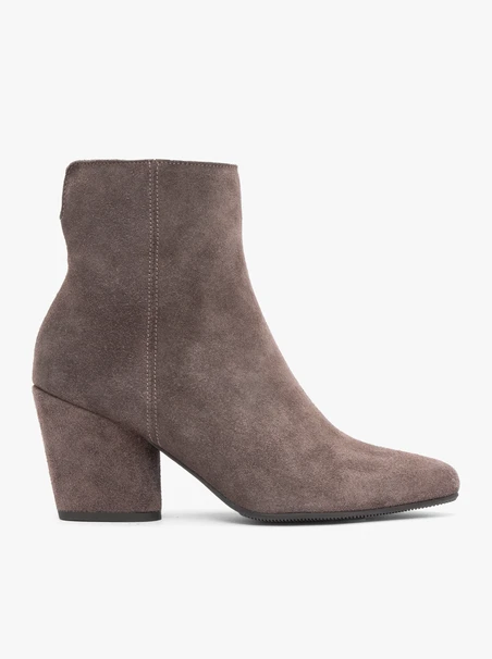 Stöckelschuhe aus braunem Velours