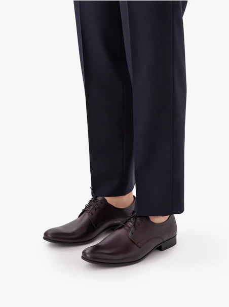 Kastanienbraune formelle Schuhe