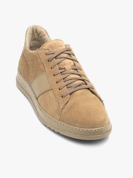 Beige Sporthalbschuhe