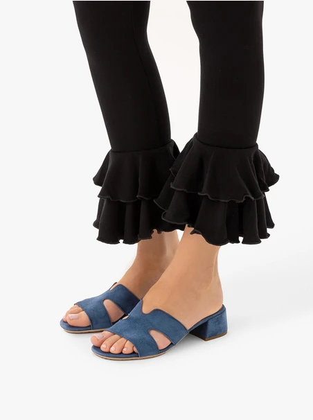 Marineblaue Flip-Flops mit H-Absatz
