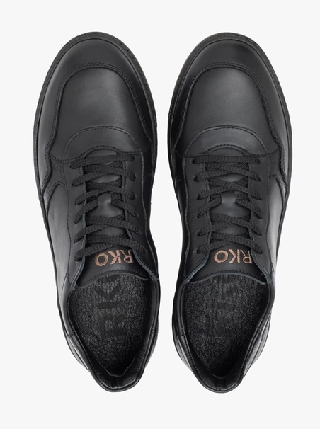 Schwarze Sporthalbschuhe aus Leder