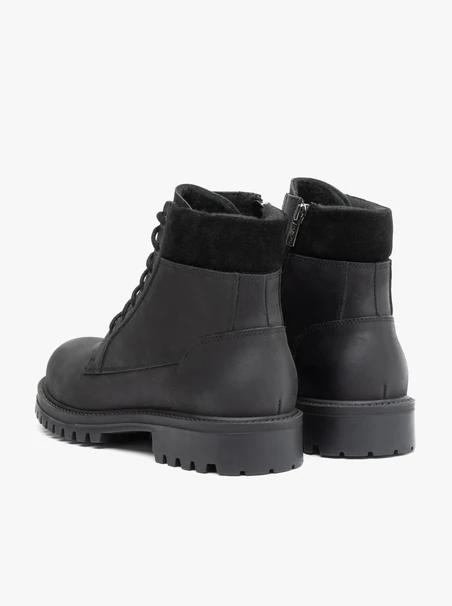 Schwarze Stiefel
