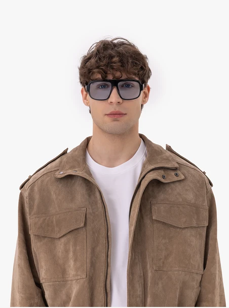 Schwarze Unisex-Brille mit hellblauen Gläsern