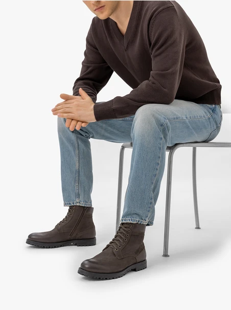 Dunkelbraune Lederstiefel