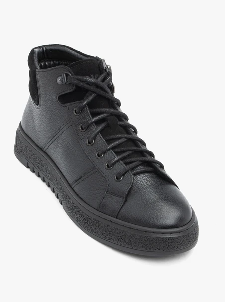 Schwarze Sportschuhe