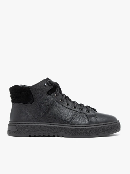 Schwarze Sportschuhe