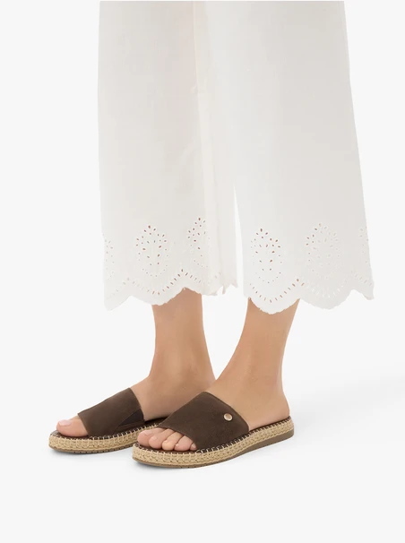 Dunkelbraune Flip-Flops mit Schnürboden