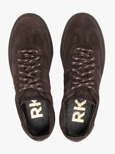 Dunkelbraune Sporthalbschuhe