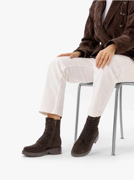 Dunkelbraune Velourslederstiefel