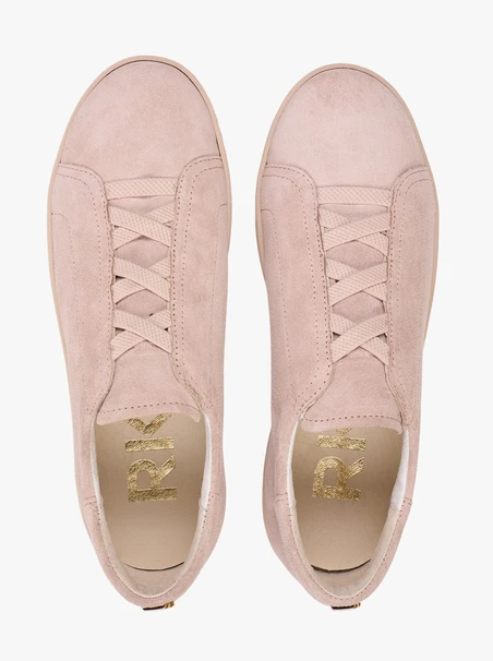 Fleischfarbene Turnschuhe aus Veloursleder