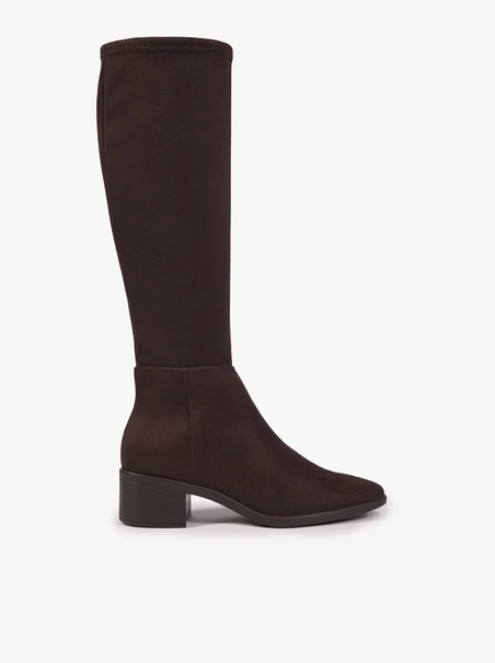 Dunkelbraune, elastische Stiefel