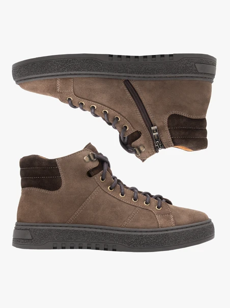 Braune Sportstiefel