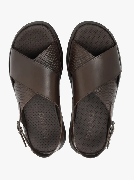 Dunkelbraune Sandalen aus genarbtem Leder