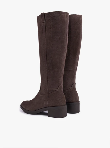 Braune Velourslederstiefel