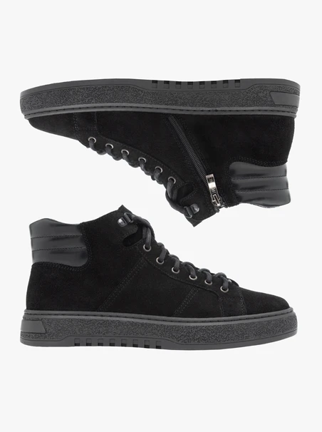 Schwarze Sportschuhe