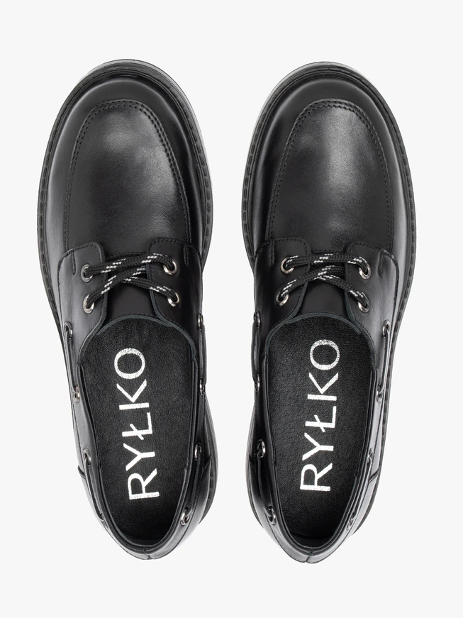 Schwarze Halbschuhe mit Schnürung