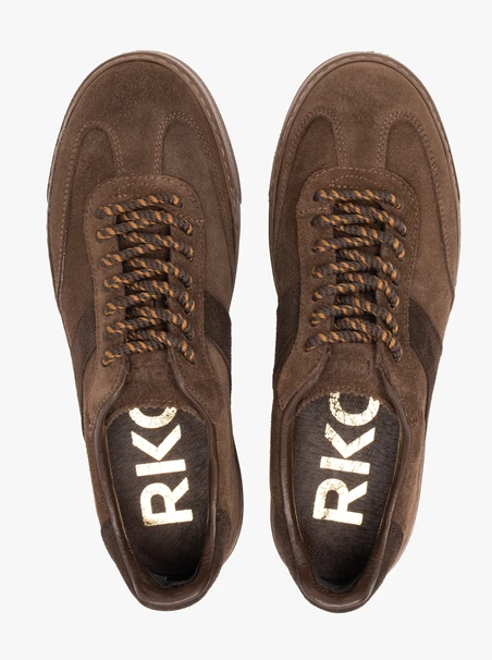 Braune sportliche Schnürhalbschuhe