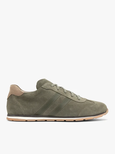 Olivgraue Turnschuhe zum Schnüren