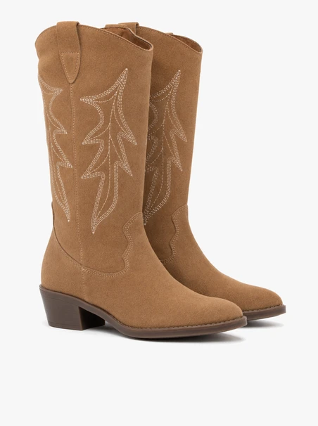 Beige genähte Cowboystiefel