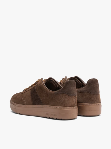 Braune sportliche Schnürhalbschuhe