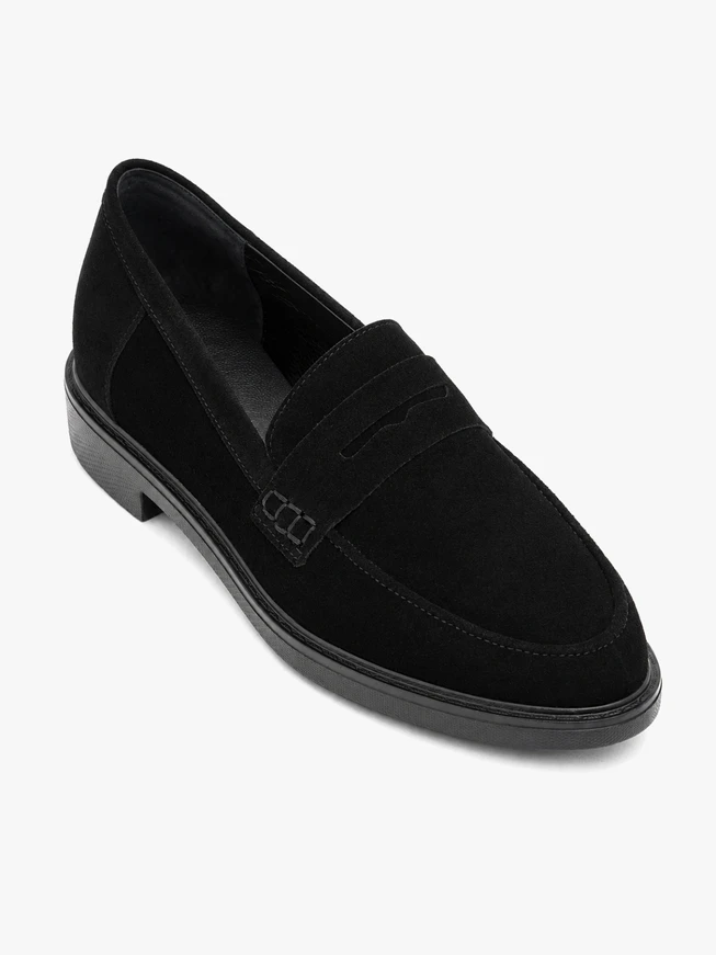 Schwarze Mokassins aus Veloursleder