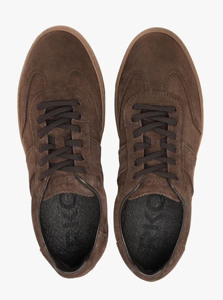 Dunkelbraune Sporthalbschuhe