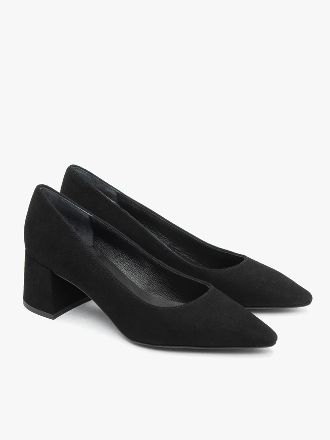 Schwarze Veloursleder-Keilpumps