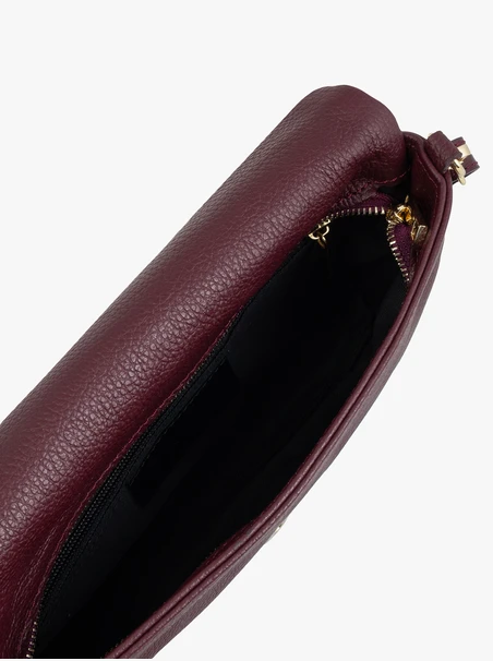<p>Kleine burgunderrote Handtasche</p>