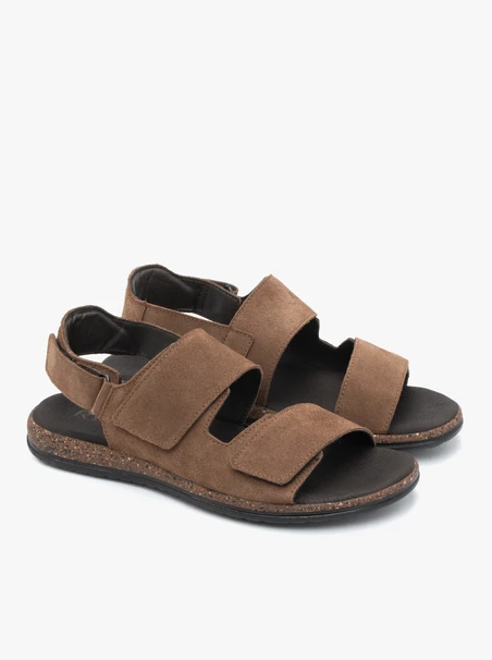 Braune Klettsandalen
