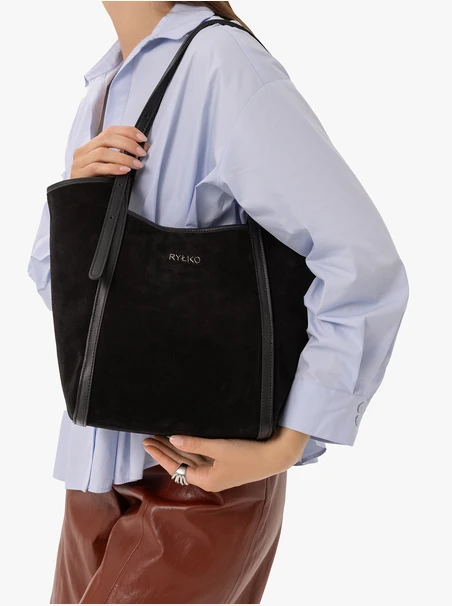 Schwarze mittelgroße Handtasche