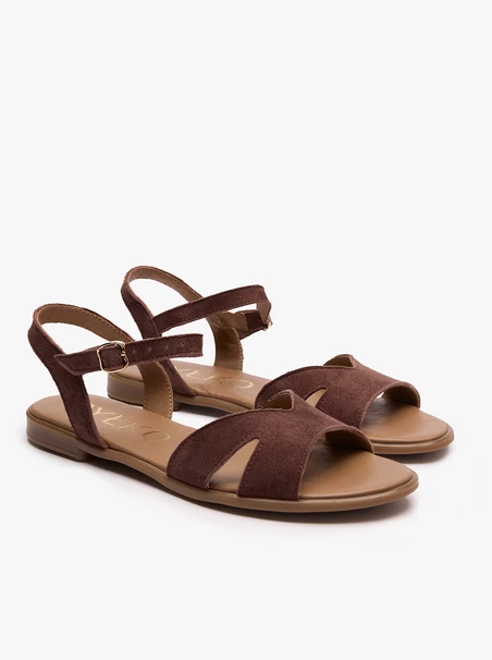 Flache Sandalen aus braunem Veloursleder