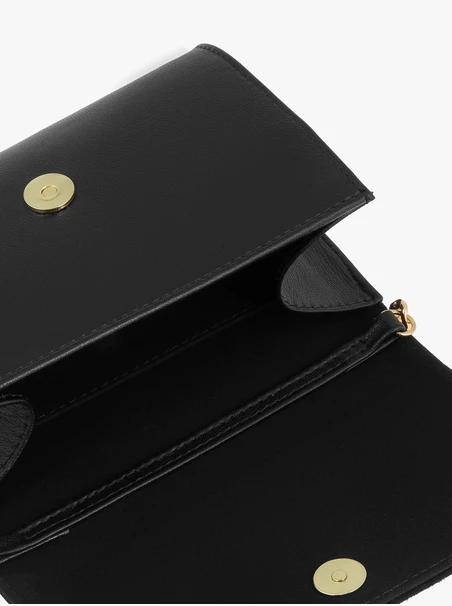 Schwarze kleine Handtasche mit Kette