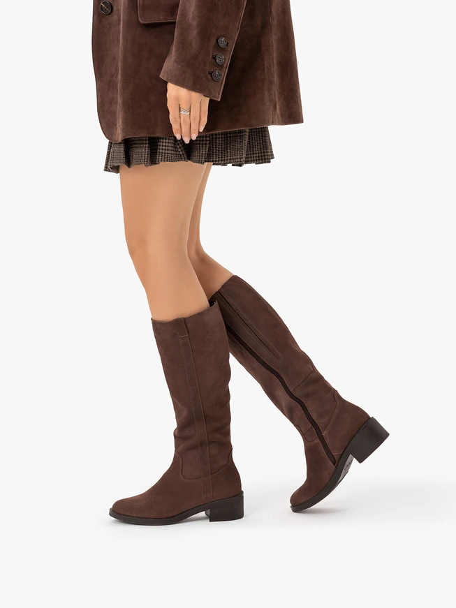 Braune Velourslederstiefel