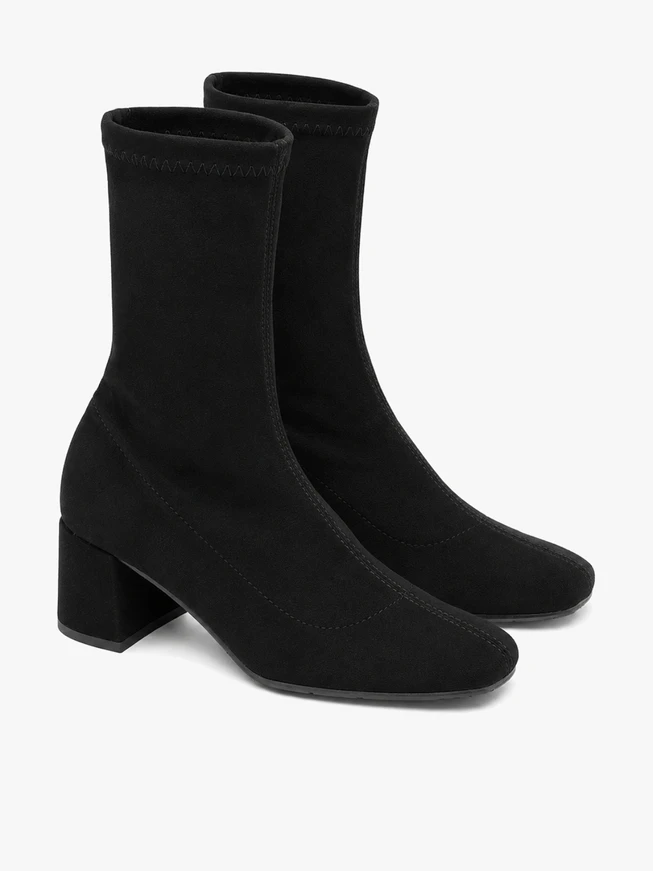 Schwarze, hohe, elastische Stiefeletten