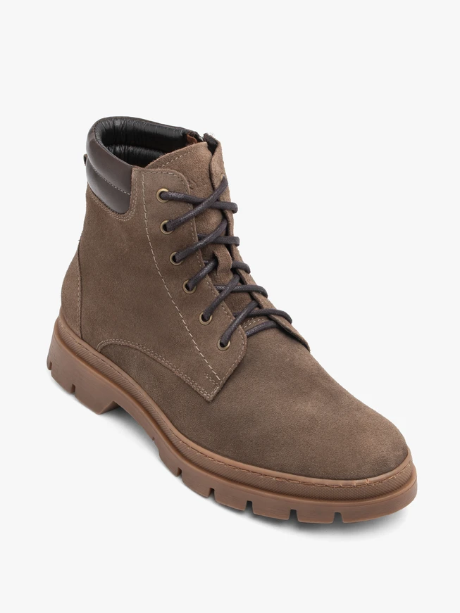 Graubraune Stiefel