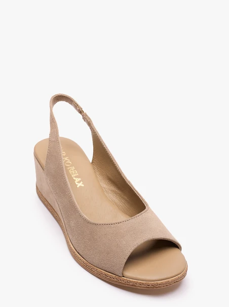 Sand-Sandalen auf Plattformen