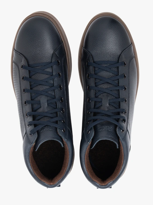 Marineblaue Sportstiefel